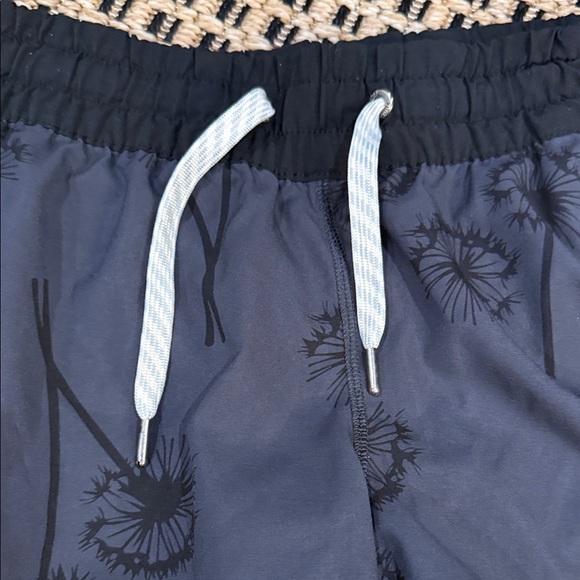 Vuori Women Black Running Shorts - Picture 3 of 8